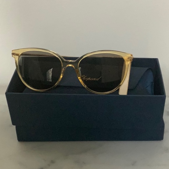 Chopard Sunglasses
SCH301
Yellow/grey (0B86) - Picture 5 of 5